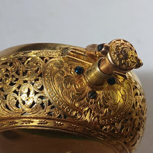 Load image into Gallery viewer, fine and rare 22k gold pair cased quarter repeating verge fusee pocket watch by Richard Rooker London circa 1715