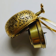 Load image into Gallery viewer, Daniel Quare verge pocket watch 22k gold quarter repeater number 538. circa 1710 very rare